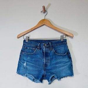 Levi's, 501 button-fly shorts size 26